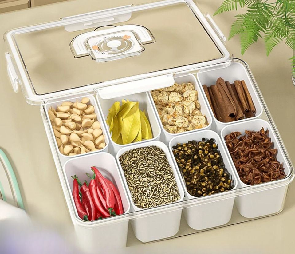 Clear Spice Storage Container with Lid and Handle