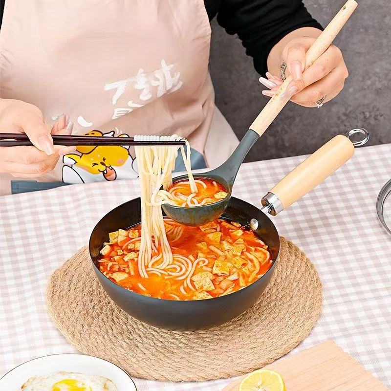 Hand-Hammered Flat Bottom Pan with Glass Lid for Gas and Induction Cooktops