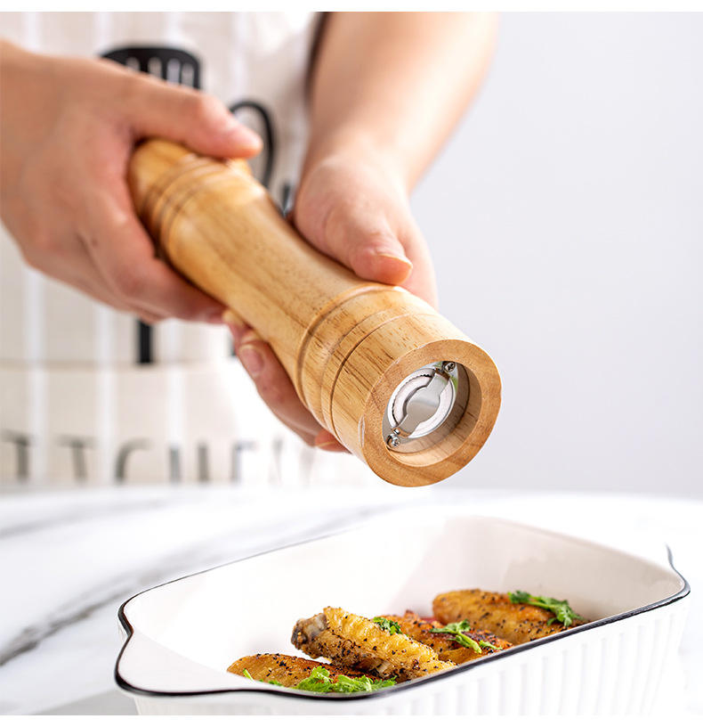 Adjustable Wooden Pepper Mill with Ceramic Grinding Mechanism