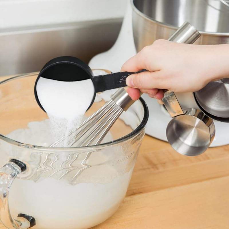 Bestselling 8-Piece Plastic Cutlery Set with Baking Tools Including Measuring Spoons for Liquids and Powders