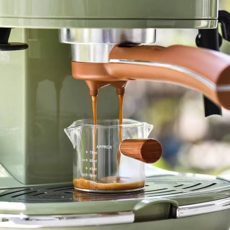 Creative Reusable Glass Coffee Mug with Wooden Handle for Cafe/Milk Tea and Coffee