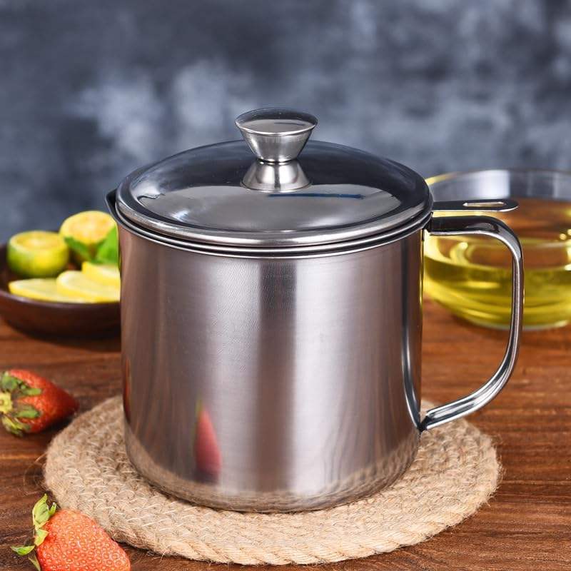 Large Stainless Steel Oil Container with Lid Household Kitchen Filter Net for Storing and Filtering Oil Residues from Bacon Category Bowls