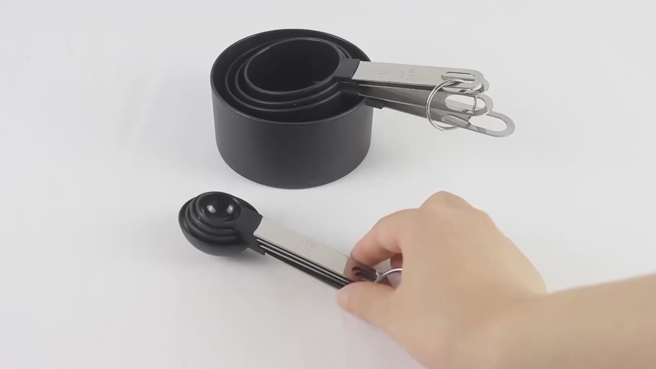 Bestselling 8-Piece Plastic Cutlery Set with Baking Tools Including Measuring Spoons for Liquids and Powders